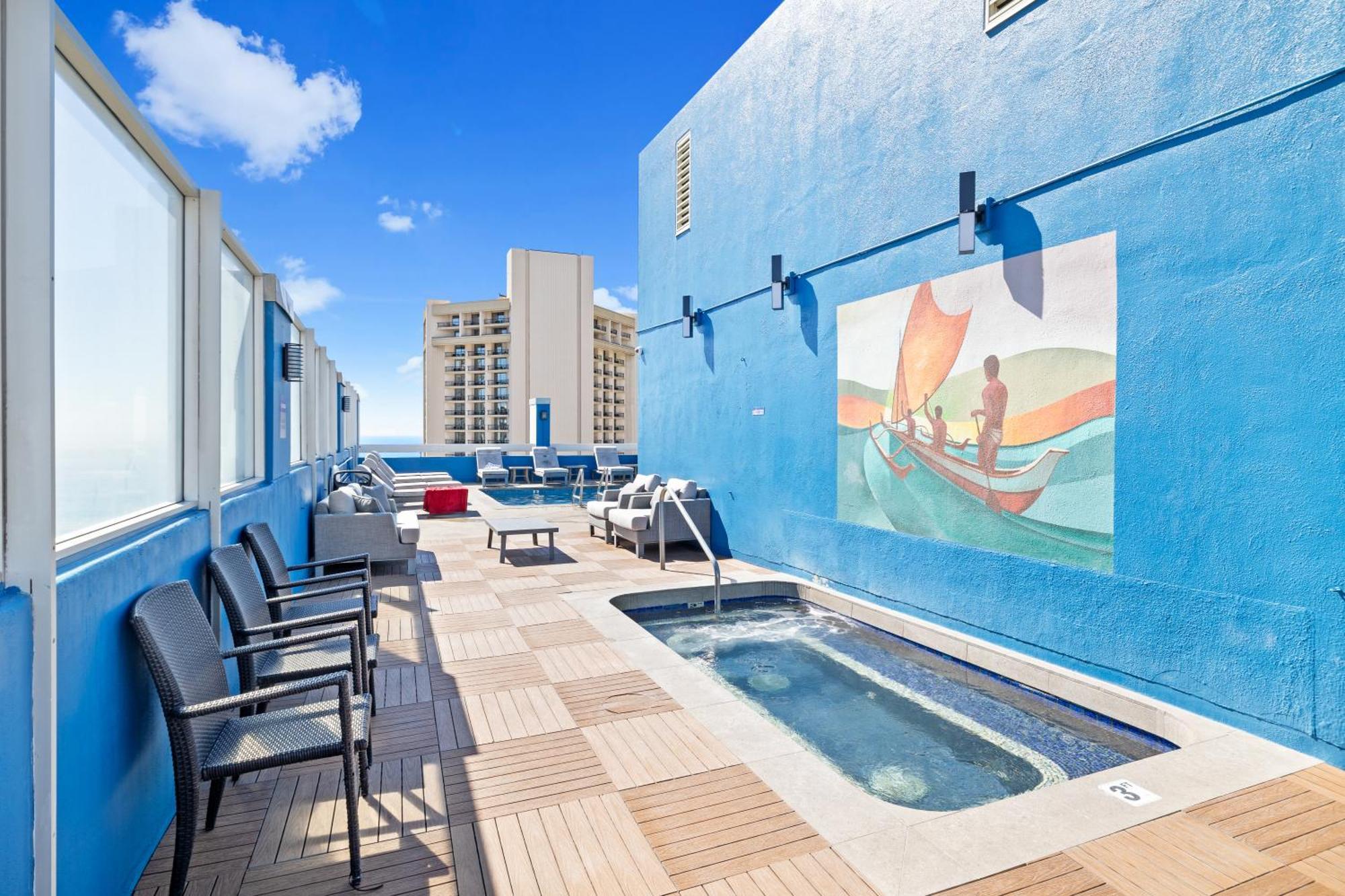 Steps To Waikiki Beach! Newly Renovated With 75" Tv Honolulu Exterior photo