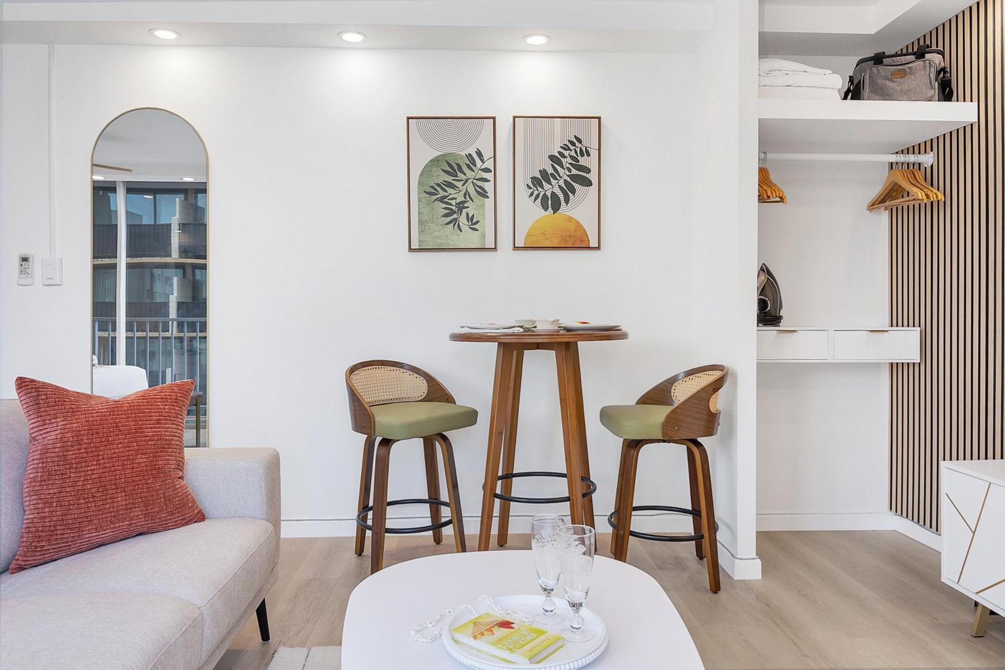 Steps To Waikiki Beach! Newly Renovated With 75" Tv Honolulu Exterior photo