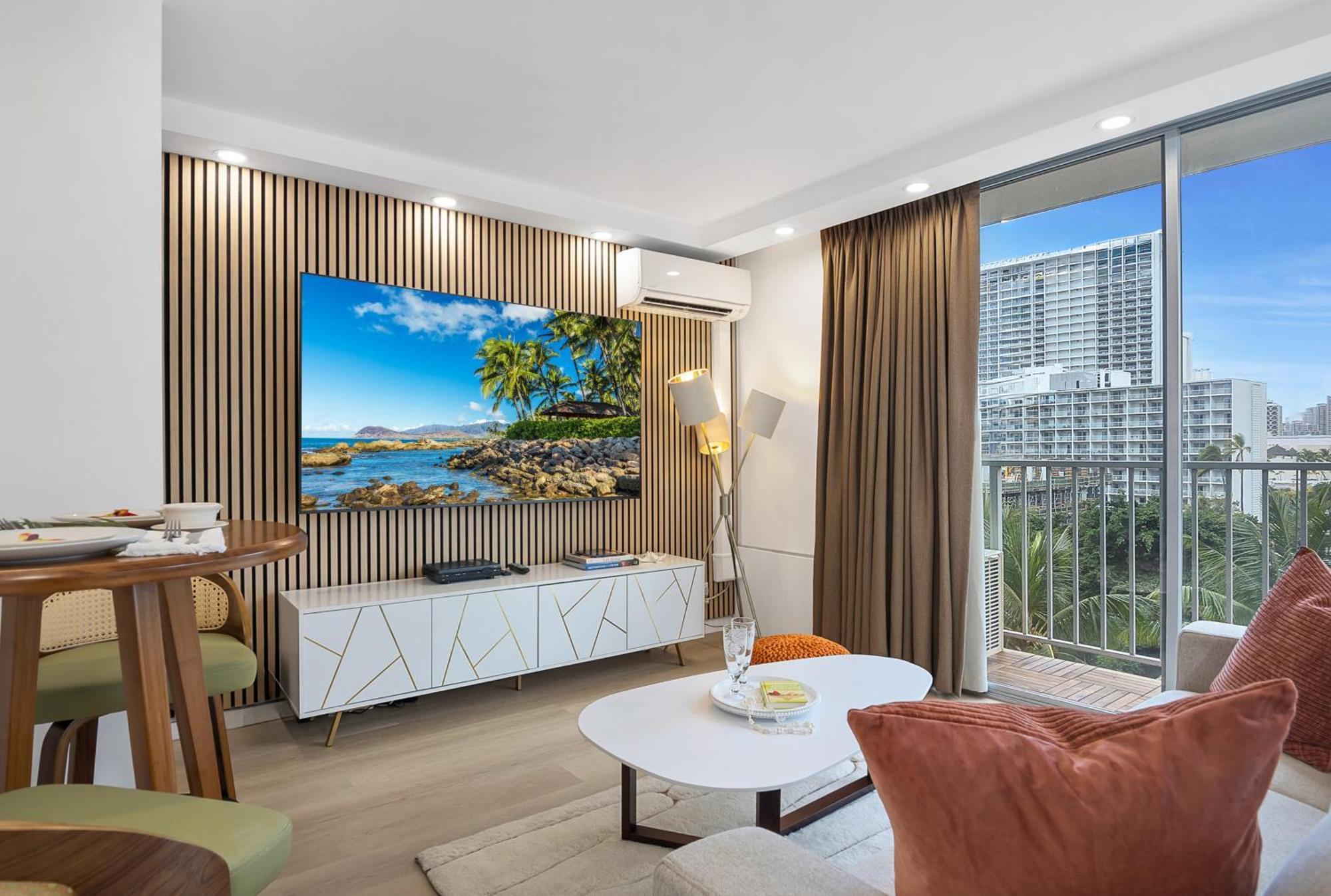 Steps To Waikiki Beach! Newly Renovated With 75" Tv Honolulu Exterior photo
